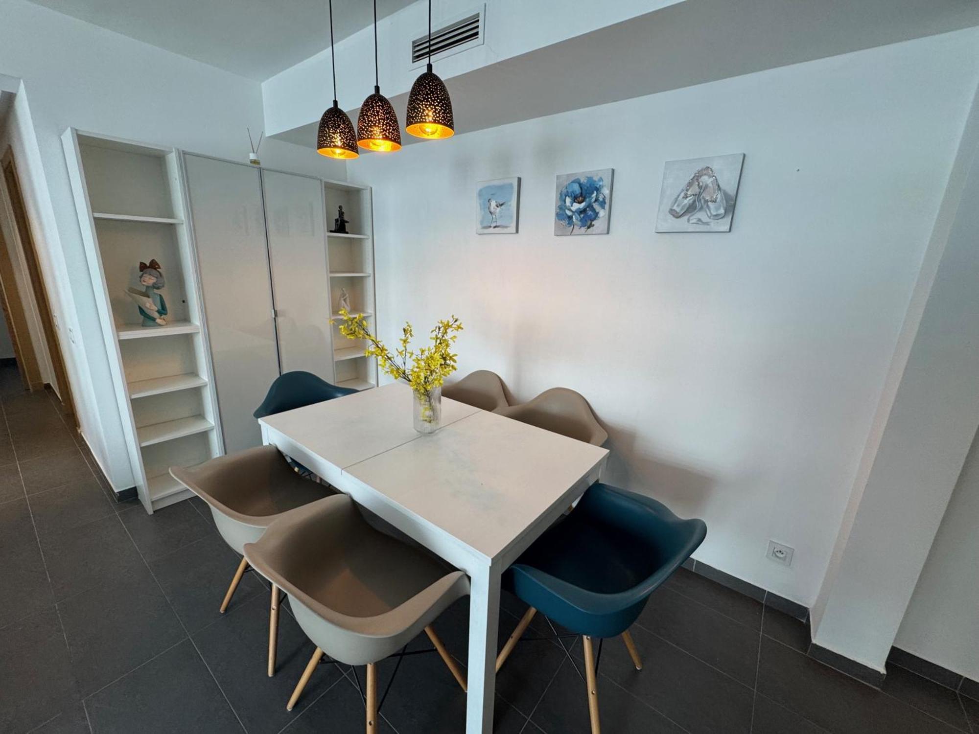 Wonderful In Center Apartment