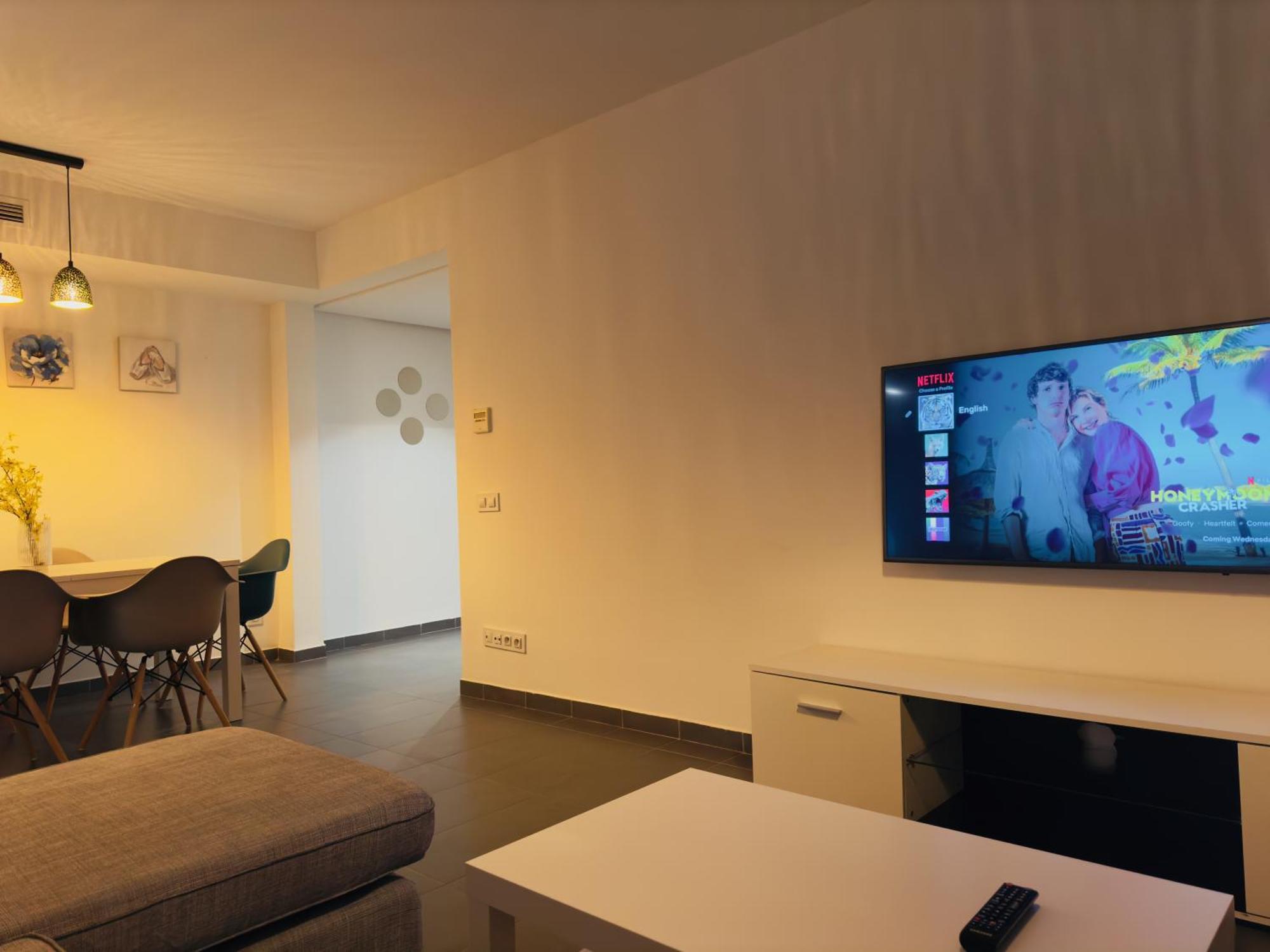 Wonderful In Center Apartment