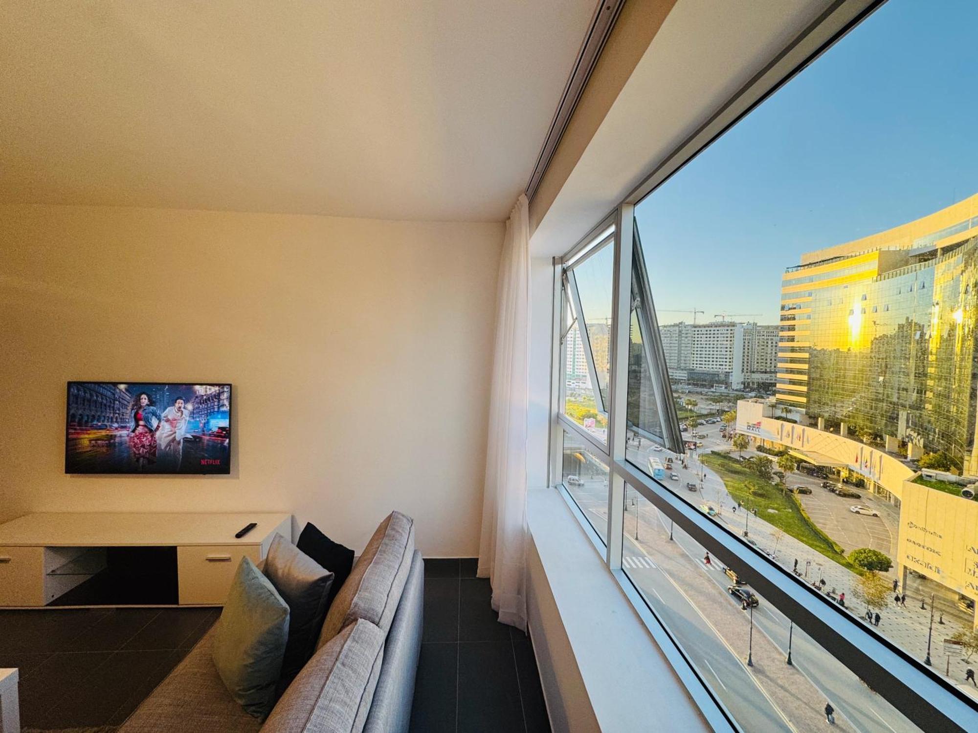 Wonderful In Center Apartment